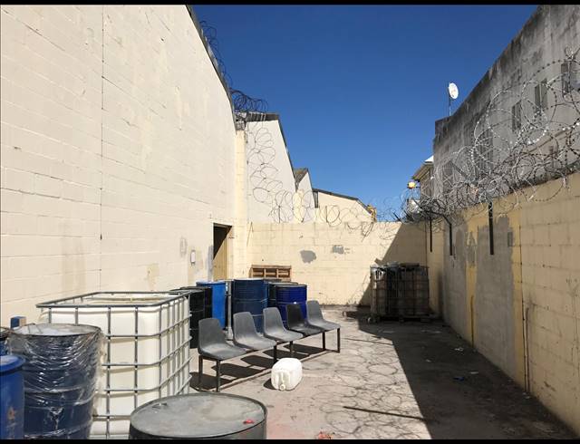 555M² FACTORY FOR SALE IN PAROW CENTRAL